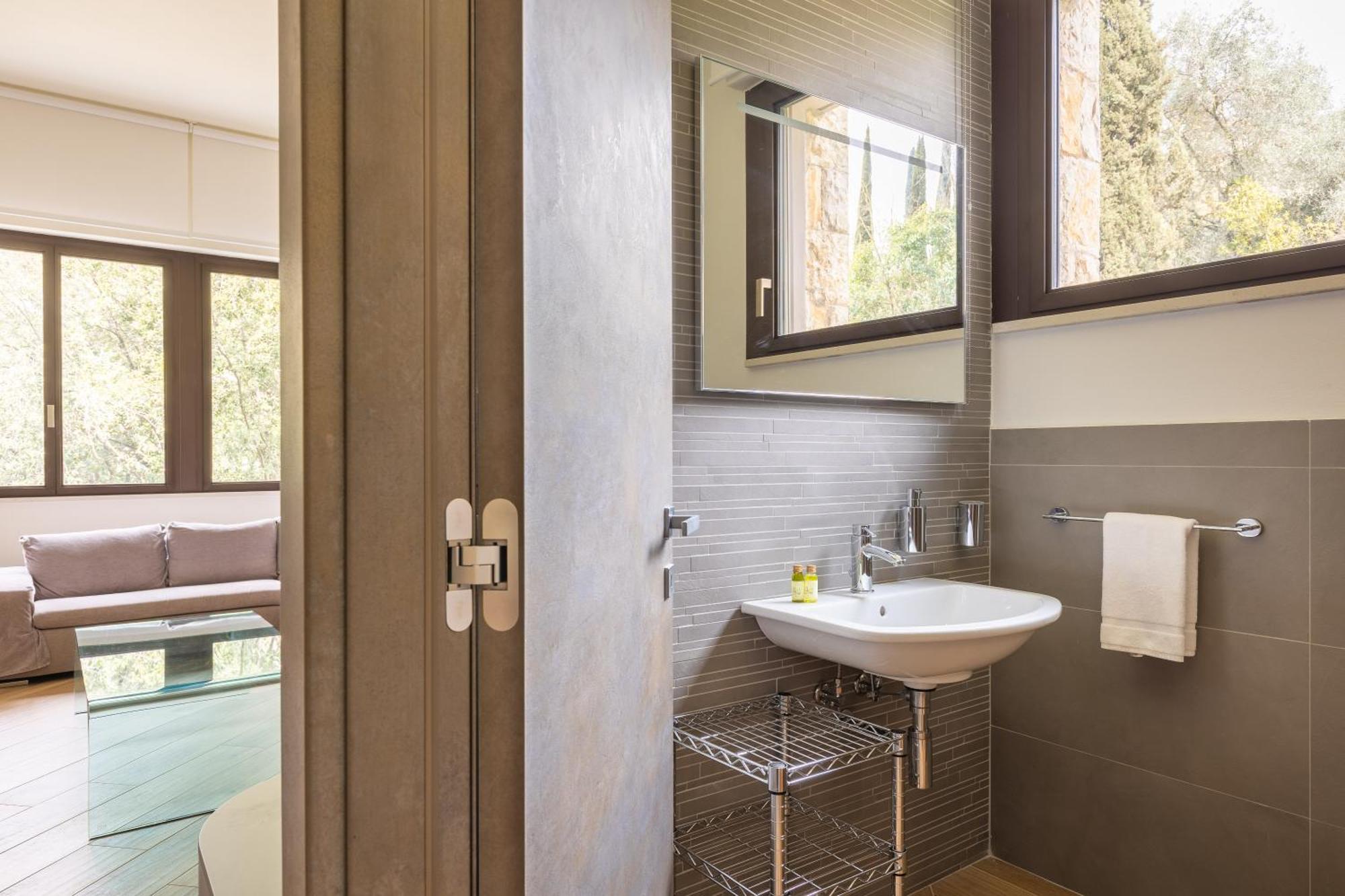 Exclusive Perugia Getaway - Apartments With Shared Pool & Parking Exterior photo