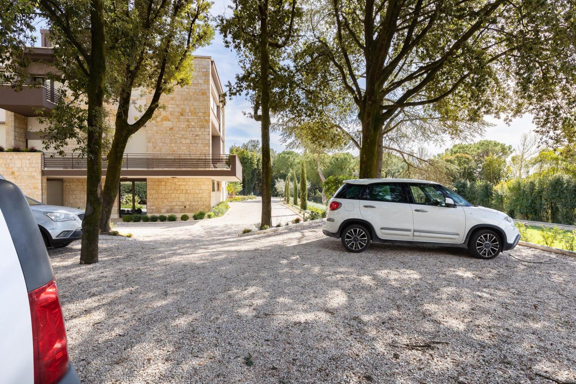 Exclusive Perugia Getaway - Apartments With Shared Pool & Parking Exterior photo